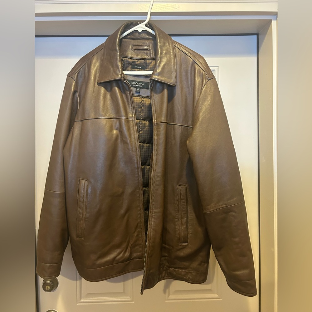 Claiborne Genuine Men’s Leather, NWOT Brown Leather, smoke free and pet free